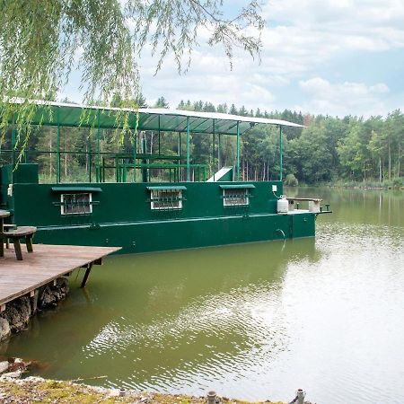 Comfy Houseboat In Florennes Next To The Forest Buitenkant foto