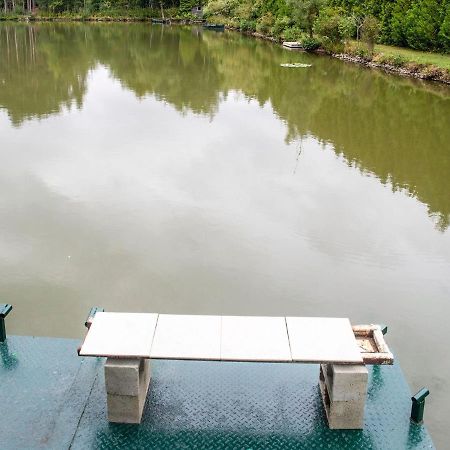 Comfy Houseboat In Florennes Next To The Forest Buitenkant foto