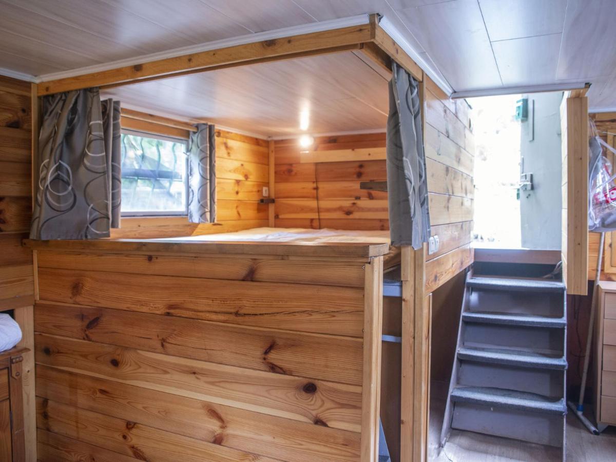 Comfy Houseboat In Florennes Next To The Forest Buitenkant foto